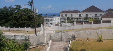 1 Bedroom With Own Bathroom For UWI Students