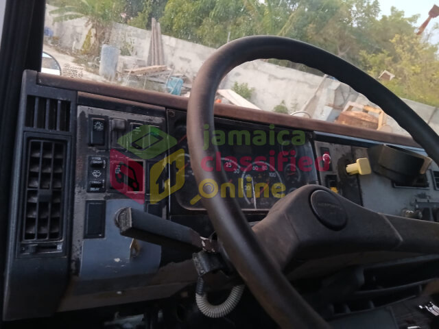 2003 Freightliner Flatbed