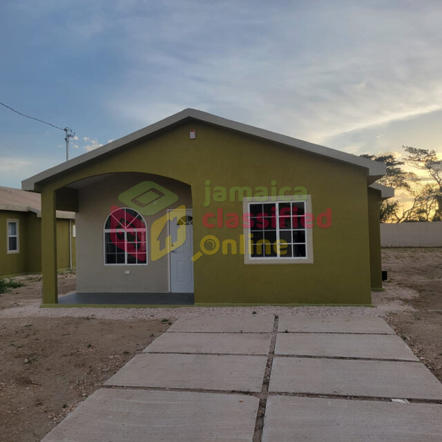 2 Bedroom 1 Bath House For Sale - HUGE LAND SPACE