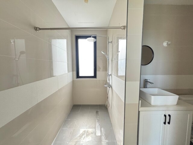 Modern 1 Bedroom Apartment On Wellington Drive