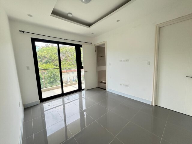 Modern 1 Bedroom Apartment On Wellington Drive