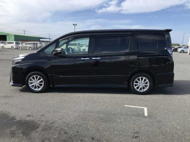 2020 TOYOTA VOXY
