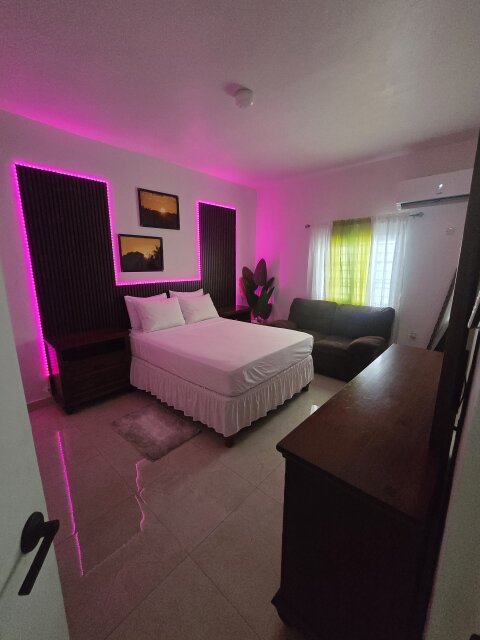 Luxurious 1 Bedroom Apartment with Stunning Views