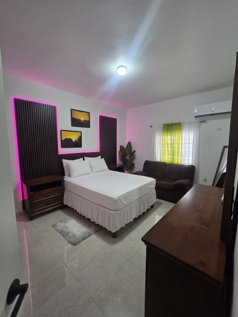Luxurious 1 Bedroom Apartment with Stunning Views