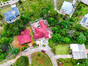 5 Bedrooms 5 Bathrooms Investment Property
