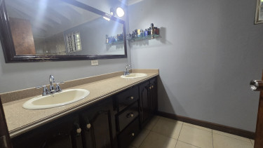 Modern 3 Bedroom Bungalow 