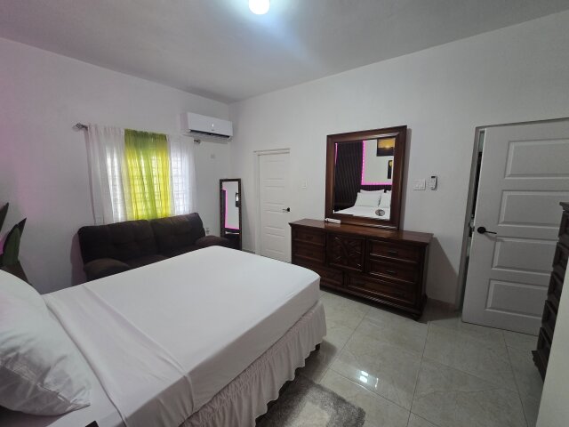 MacViews Apt Airbnb Rental Luxurious 1bedroom