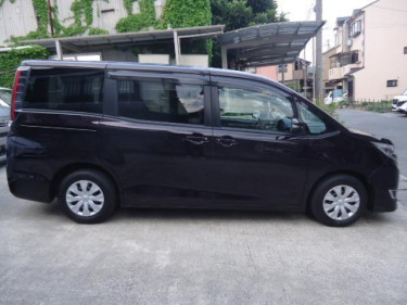 Toyota  Noah