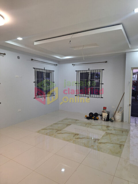 Spacious 3 Bedrooms With Modern Features
