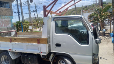 ISUZU 2005 Truck