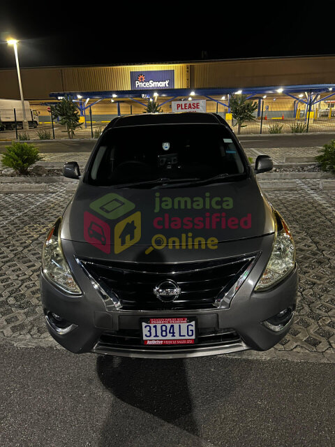 2015 Nissan Versa For Rent