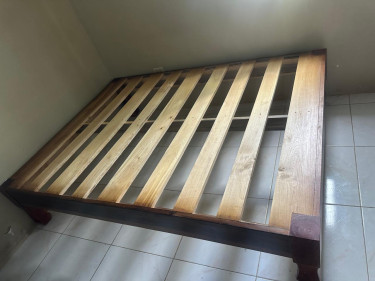 Cedar Wood Divan For Sale