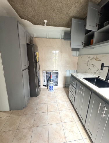 Updated 1 Bedroom Studio Near New Kingston