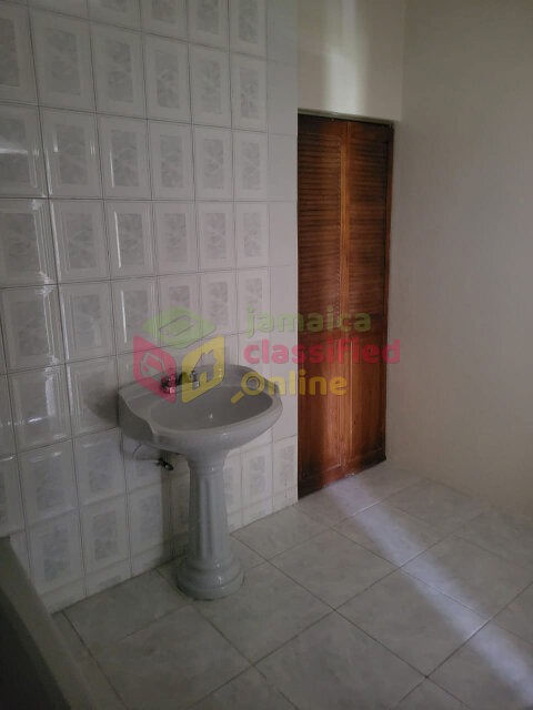 3 Bedrooms Apartment