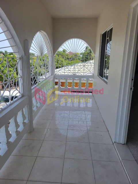 3 Bedrooms Apartment