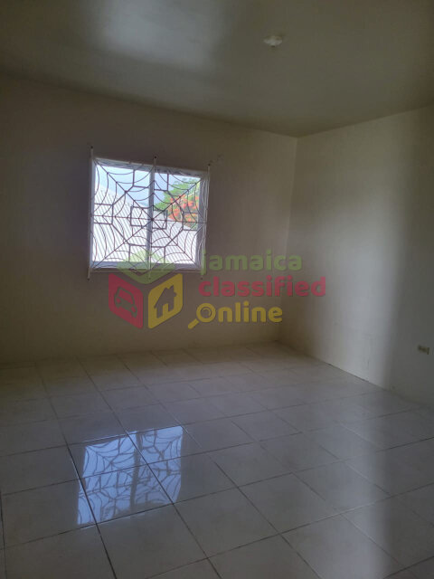 3 Bedrooms Apartment