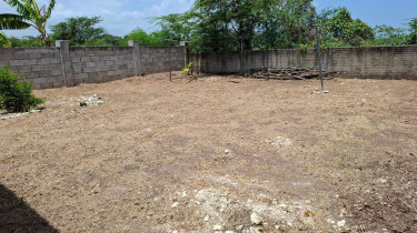 2 Bedroom 1 Bathroom _ Fully AC 