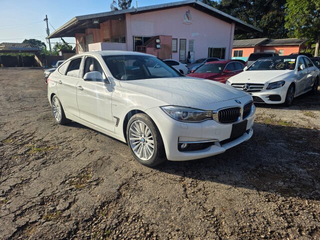 BMW320i GT Luxury