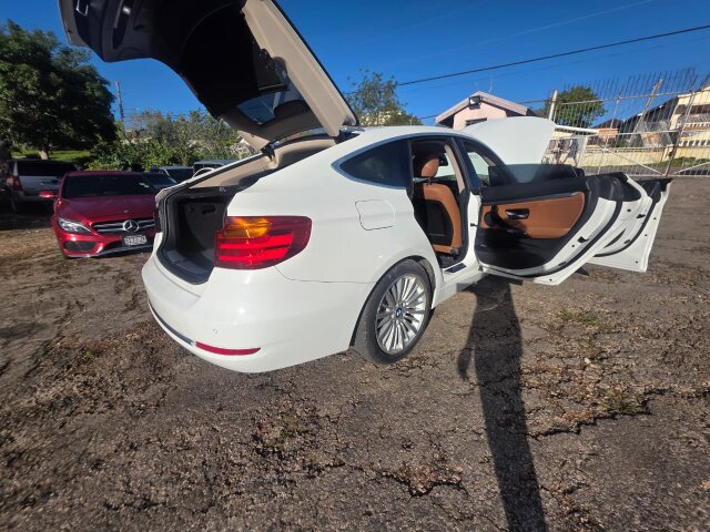 BMW320i GT Luxury