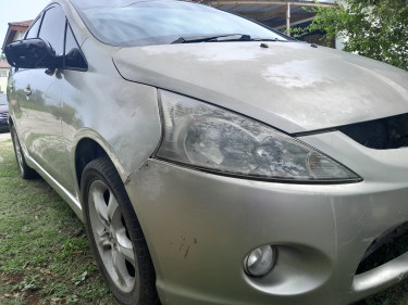 2004 Mitsubishi Grandis Cars Santa Cruz