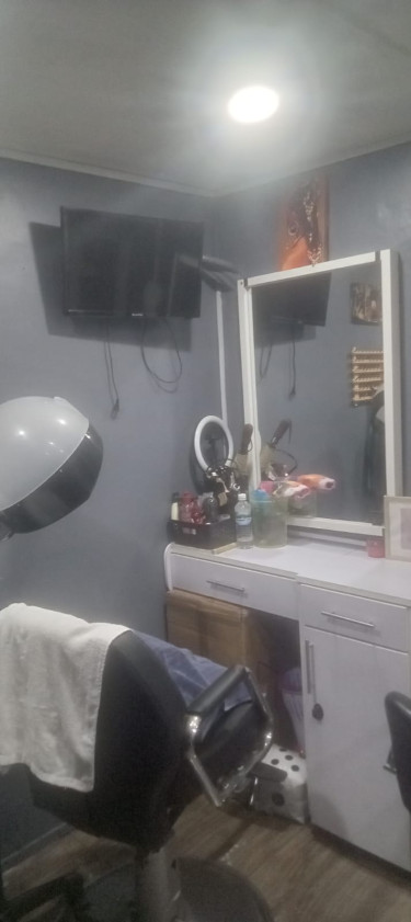 Nail And Hair Station