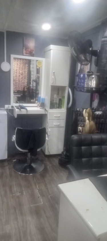 Nail And Hair Station