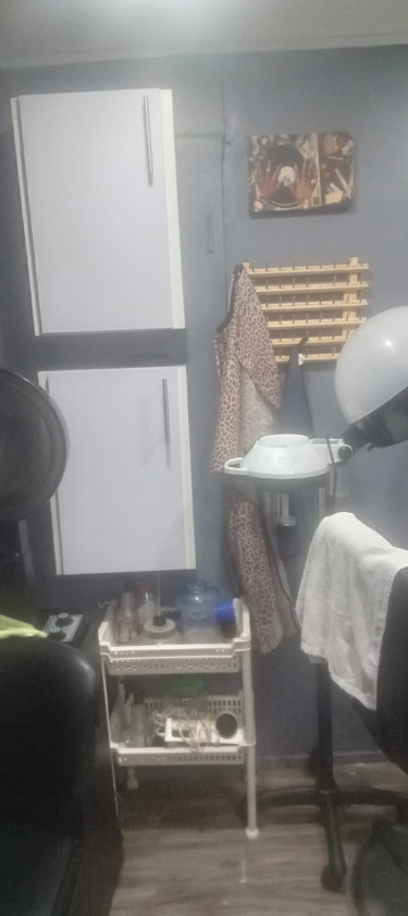 Nail And Hair Station