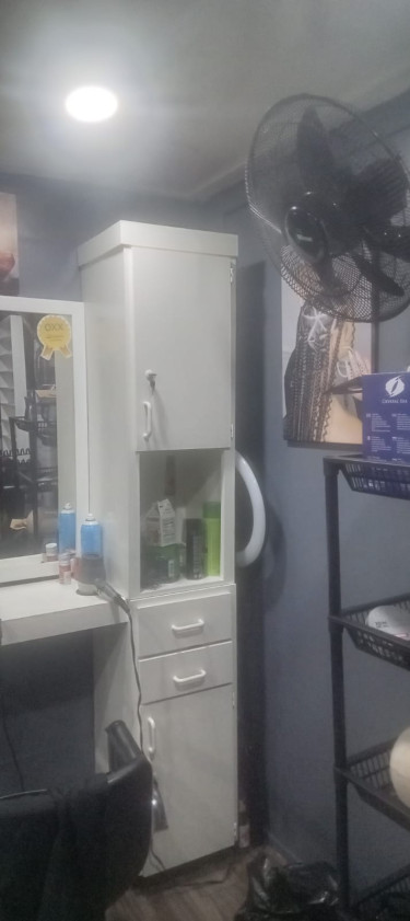 Nail And Hair Station