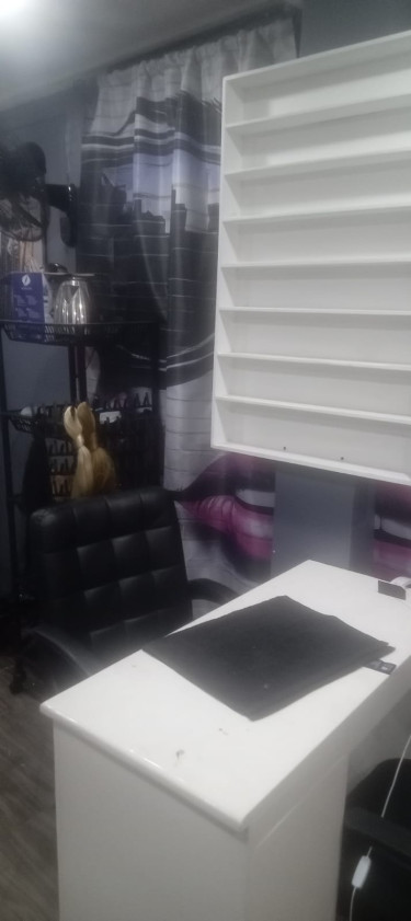 Nail And Hair Station