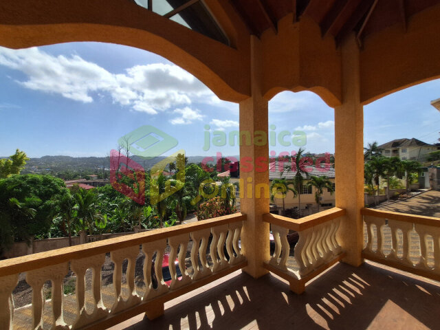 Modern 3 Bedrooms Apartment In Mandeville