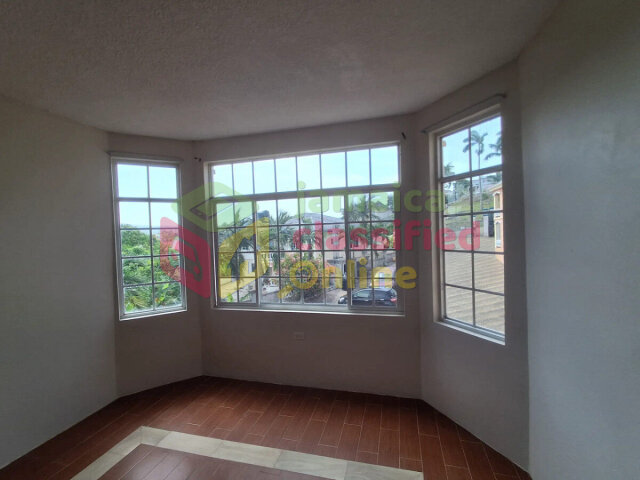 Modern 3 Bedrooms Apartment In Mandeville