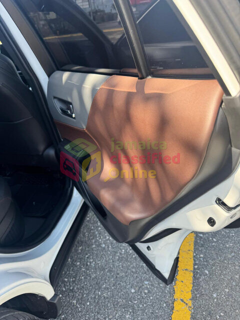 2023 TOYOTA HARRIER HYBRID Z | ONLY 23,000 KM
