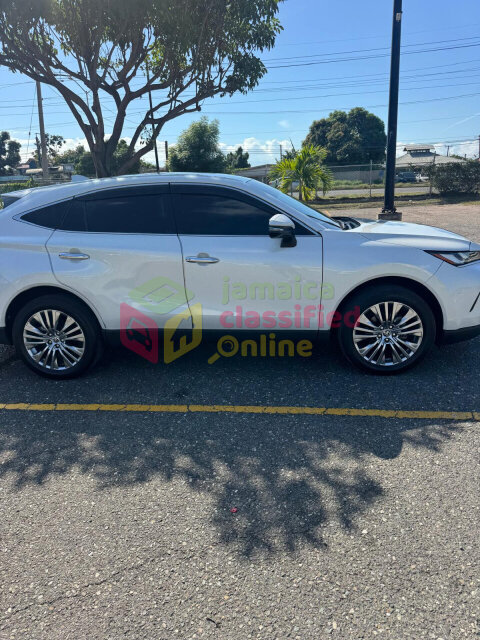 2023 TOYOTA HARRIER HYBRID Z | ONLY 23,000 KM Vans & SUVs Kingston