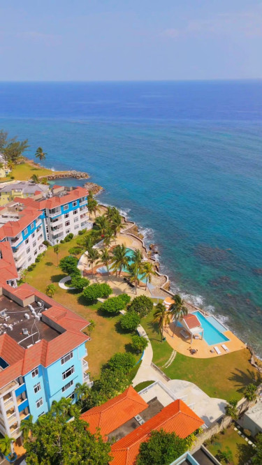 2 Bed, 2 Bath Resort Apartment/Villa