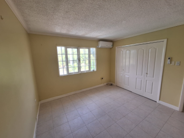 Recently Renovated 2 Bedrooms Townhouse