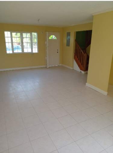 Recently Renovated 2 Bedrooms Townhouse