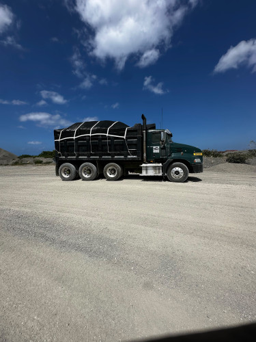 2013 Mack Pinnacle 