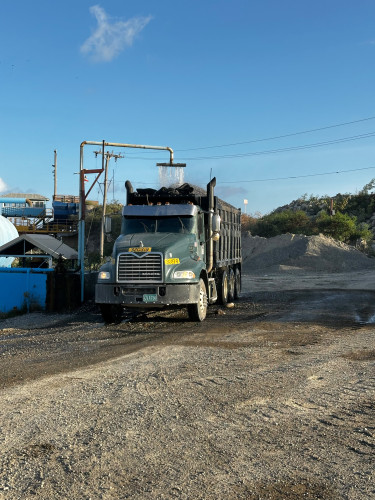2013 Mack Pinnacle 