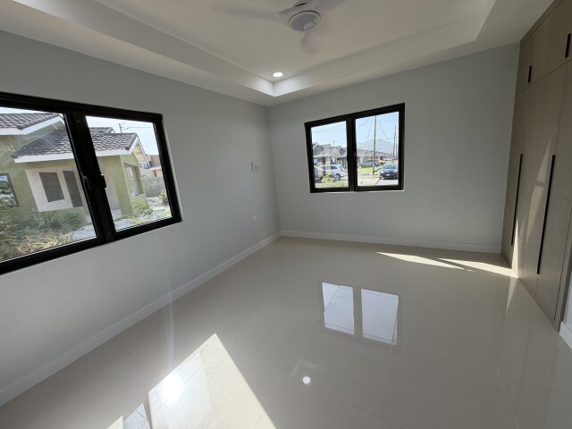 Stunning 3 Bedrooms House For Rent In Oak Estates