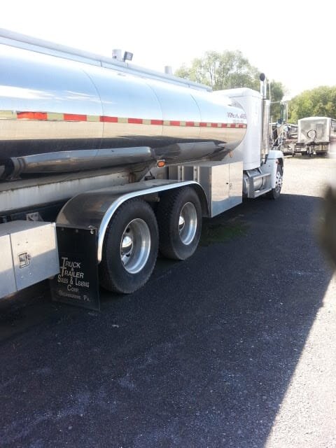 2000 Freightliner FLD120 Water Truck – J$5,000,000 Trucks Nine Miles