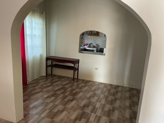 Shared 2 Bedrooms Apartment with Parking