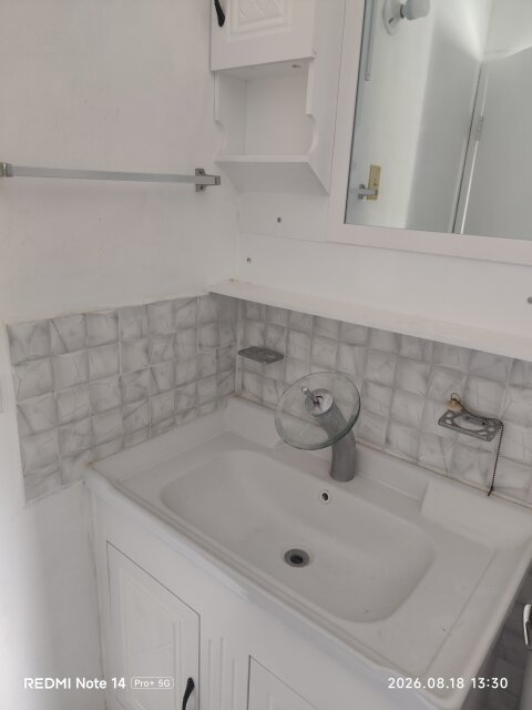 Cozy 1 Bedroom Ready for You Houses Angel Grove