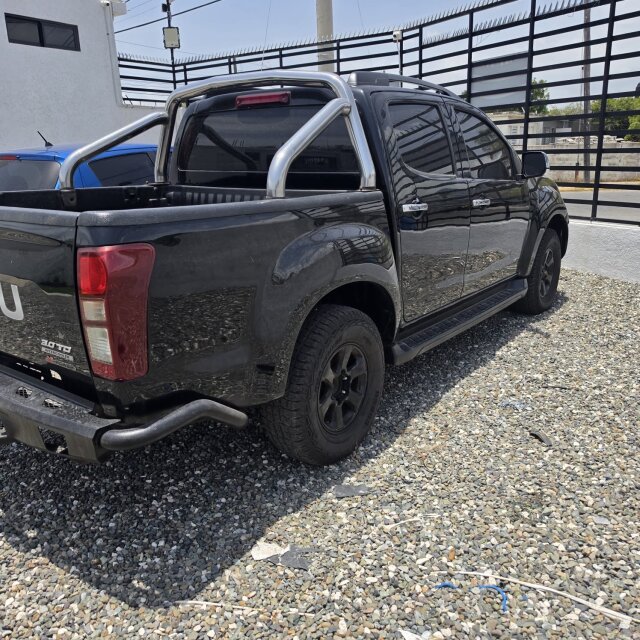 2019 ISUZU D-MAX Vans & SUVs Portmore
