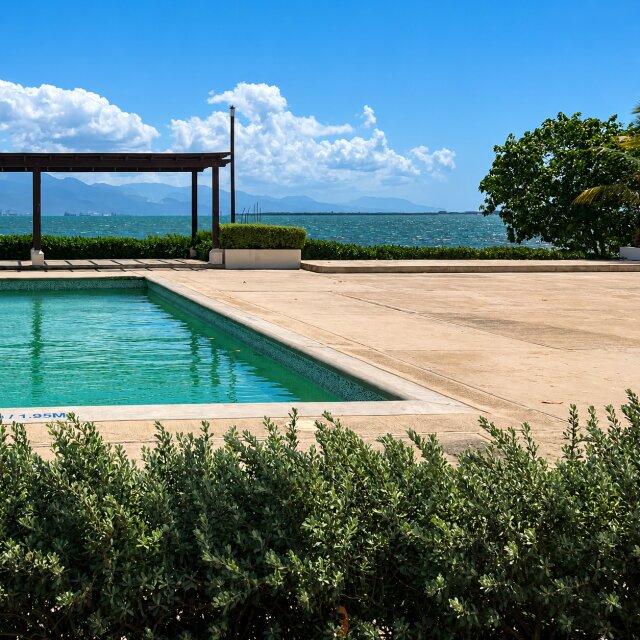2 Bedroom Rental In Bayfront Villas