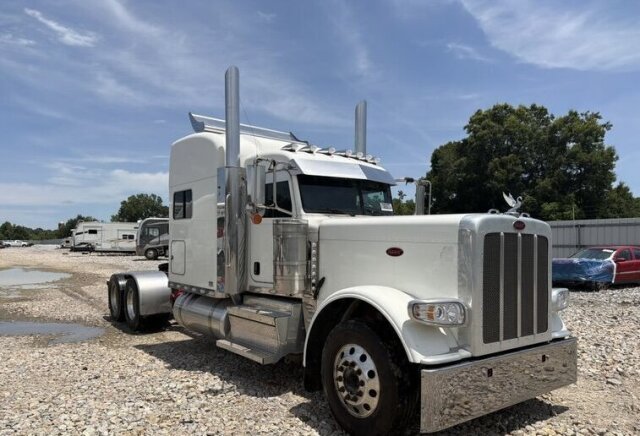 2021 Peterbilt Working In Perfect Condition