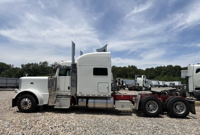 2021 Peterbilt Working In Perfect Condition