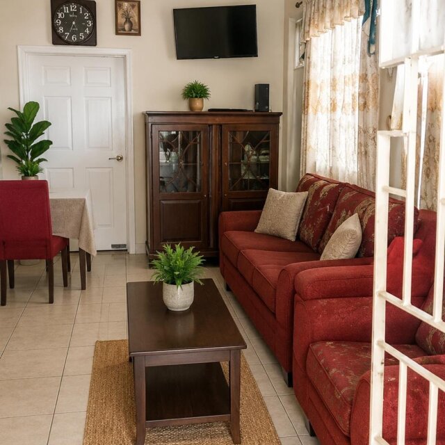 4 Bedrooms 2 Bathrooms House For Sale