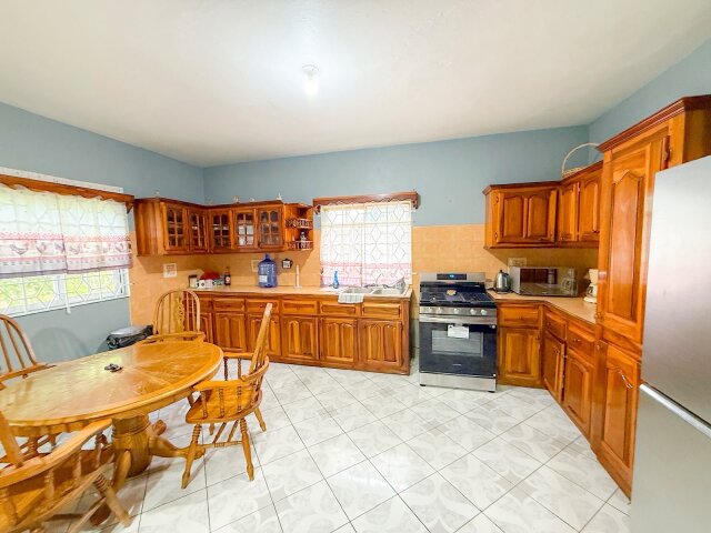 House For Sale| Morant Bay White Horses District