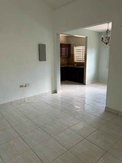 2 Bedroom Apartments - Upper Shortwood Road