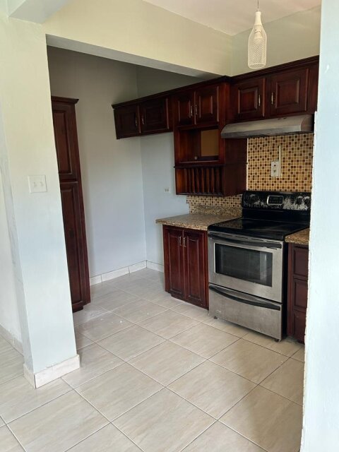 2 Bedroom Apartments - Upper Shortwood Road